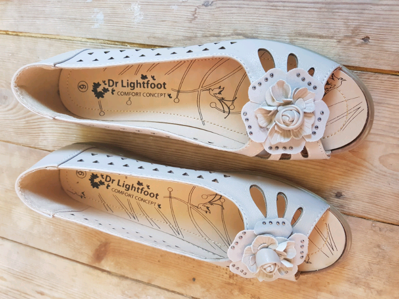 size 6 wide womens shoes